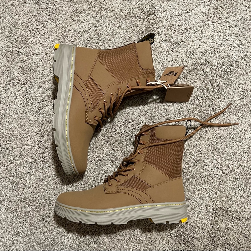 Dr. Martens IOWA boots